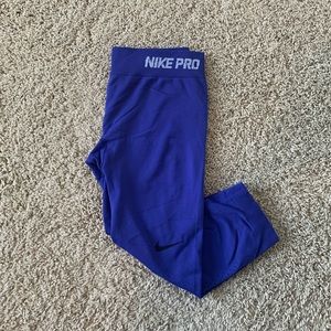 Nike pro crop pants